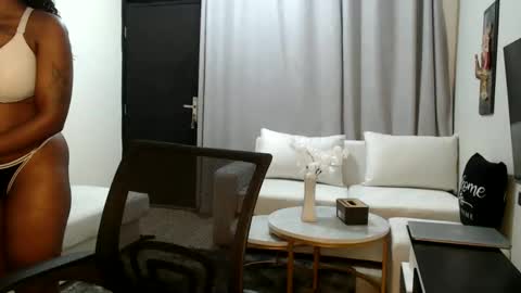 horny_princcess online show from April 2026 01:42:02 PM