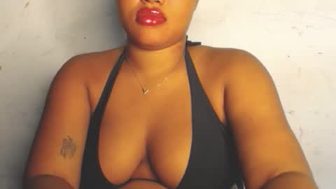 Snapshot of horny_temptation_ chatting on November 2025 01:25:02 PM Miss Zanele online show from November 2025 01:25:02 PM