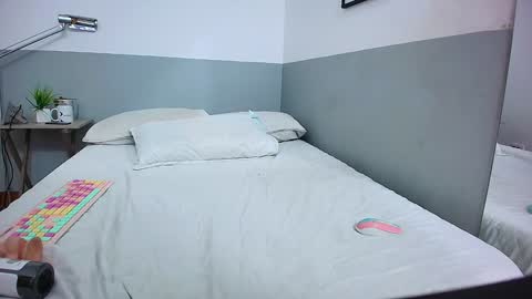 Snapshot of hornybarelylegalgirl chatting on January 2025 12:35:02 PM Khloe online show from January 2025 12:35:02 PM