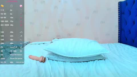 Snapshot of hornybarelylegalgirl chatting on February 2025 02:57:01 PM Khloe online show from February 2025 02:57:01 PM