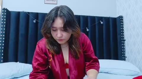 Snapshot of hornybarelylegalgirl chatting on September 2025 12:29:01 PM Khloe online show from September 2025 12:29:01 PM