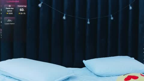 Snapshot of hornybarelylegalgirl chatting on November 2025 12:16:02 PM Khloe online show from November 2025 12:16:02 PM