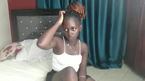 Bella online show from December 2024 08:25:02 PM