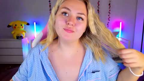 Snapshot of hornycakee chatting on September 2025 10:17:01 AM HornyCakee online show from September 2025 10:17:01 AM