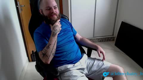 Snapshot of hornyhairy_bi chatting on April 2026 06:43:02 PM Harry online show from April 2026 06:43:02 PM