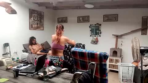 Nix  D online show from December 2025 06:17:02 AM