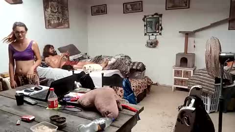 Nix  D online show from December 2025 05:58:01 AM