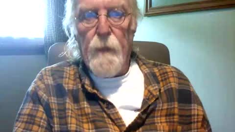 Snapshot of hornyinohio9 chatting on May 2026 03:40:01 PM HornyInOhio9 online show from May 2026 03:40:01 PM