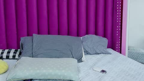 Natasha  online show from December 2025 12:11:02 PM