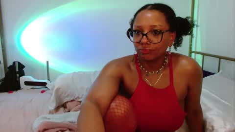 Horny Little Honey online show from December 2024 05:13:01 PM