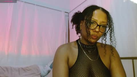 Horny Little Honey online show from January 2025 05:00:02 AM