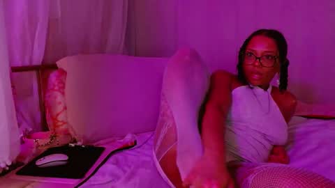 Horny Little Honey online show from September 2025 03:28:02 AM