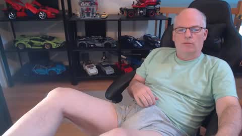 Snapshot of hornynthick70 chatting on December 2024 06:37:02 PM hornynthick70 online show from December 2024 06:37:02 PM