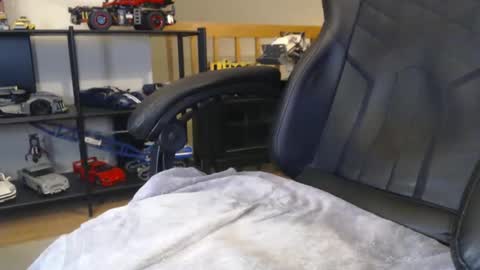 Snapshot of hornynthick70 chatting on February 2025 01:52:02 AM hornynthick70 online show from February 2025 01:52:02 AM