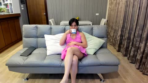 Puca  Tam online show from October 2025 05:35:02 PM