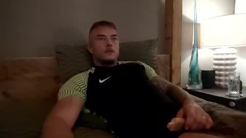 Snapshot of hornytatlad chatting on May 2026 04:50:02 AM Brit Lad online show from May 2026 04:50:02 AM