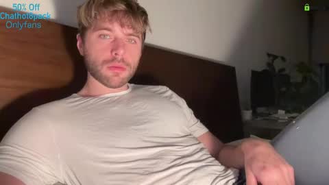 Edward aka Wolf online show from December 2025 10:03:01 PM