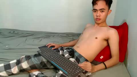 Snapshot of hot_8inchtwink chatting on January 2025 01:17:01 PM Rylle online show from January 2025 01:17:01 PM