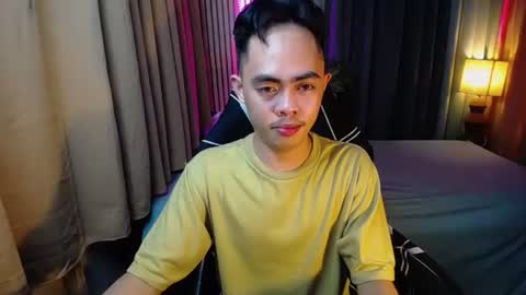 Rylle online show from November 2025 12:46:01 AM