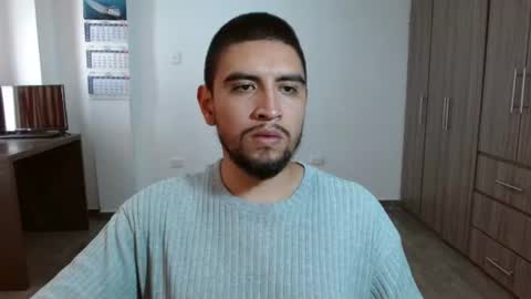 hot__husbands online show from June 2026 06:32:01 PM