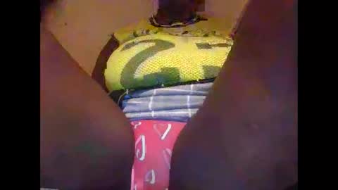 Snapshot of hot_alynn chatting on October 2025 10:24:01 AM ALLYN online show from October 2025 10:24:01 AM
