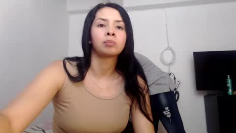 Snapshot of hot_angels___ chatting on March 2025 06:15:02 AM angels online show from March 2025 06:15:02 AM