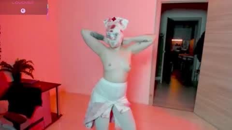 Snapshot of hot_babayaga chatting on October 2025 05:47:03 PM online show from October 2025 05:47:03 PM