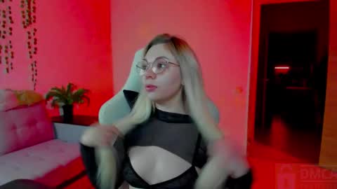 Snapshot of hot_babayaga chatting on December 2025 06:57:02 PM online show from December 2025 06:57:02 PM