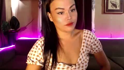 Snapshot of hot_babe0802 chatting on June 2026 02:43:02 AM HANNA online show from June 2026 02:43:02 AM