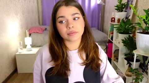 LiluCaroline online show from September 2025 04:01:02 PM