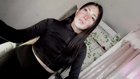 Snapshot of hot_claudia69 chatting on October 2025 08:33:01 AM its me CLAUDIA online show from October 2025 08:33:01 AM