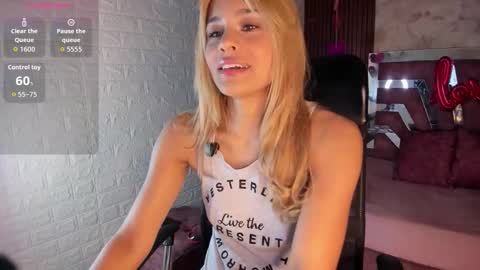 Snapshot of hot_cupid01 chatting on February 2026 10:58:01 AM Valery online show from February 2026 10:58:01 AM