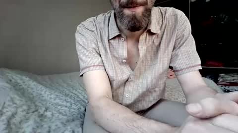 Snapshot of hot_hung_daddy_4u chatting on April 2026 04:19:01 PM Daddy online show from April 2026 04:19:01 PM