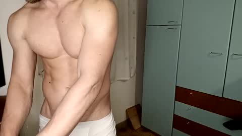 Snapshot of hot_italianboy chatting on October 2025 12:00:01 AM hot_italianboy online show from October 2025 12:00:01 AM