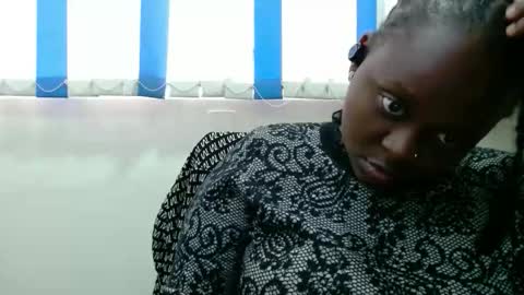 Linah online show from December 2025 12:22:01 PM