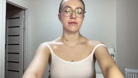 Lina online show from December 2024 03:09:02 PM