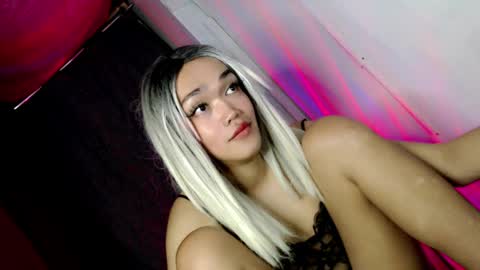 Snapshot of hot_moma69 chatting on April 2026 04:52:01 PM hot_moma69 online show from April 2026 04:52:01 PM