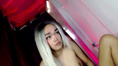 Snapshot of hot_moma69 chatting on April 2026 05:19:01 AM hot_moma69 online show from April 2026 05:19:01 AM