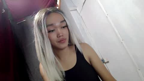 Snapshot of hot_moma69 chatting on April 2026 08:17:02 AM hot_moma69 online show from April 2026 08:17:02 AM