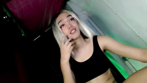 Snapshot of hot_moma69 chatting on April 2026 01:02:02 PM hot_moma69 online show from April 2026 01:02:02 PM