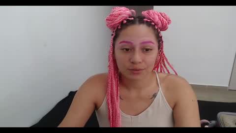 Mia online show from December 2024 05:06:02 PM