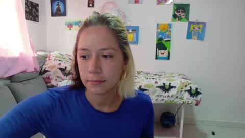 Snapshot of hot_mommymia chatting on April 2026 03:57:01 PM Mia online show from April 2026 03:57:01 PM