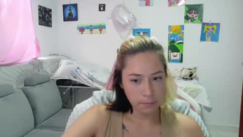 Snapshot of hot_mommymia chatting on April 2026 07:56:02 PM Mia online show from April 2026 07:56:02 PM