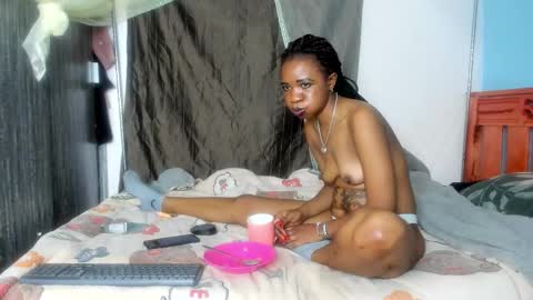 hot_moxie online show from October 2025 09:02:01 PM