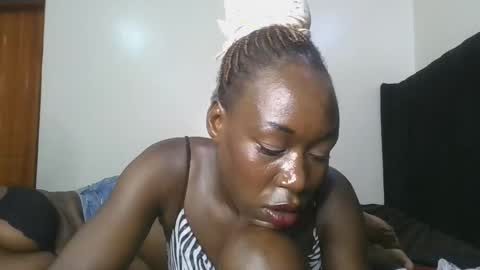 Snapshot of hot_petite1 chatting on March 2026 12:39:02 PM Hot petite online show from March 2026 12:39:02 PM