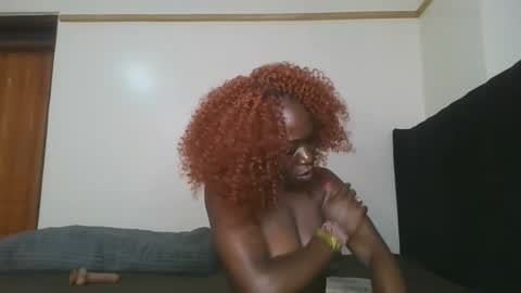 Snapshot of hot_petite1 chatting on April 2026 06:35:01 PM Hot petite online show from April 2026 06:35:01 PM