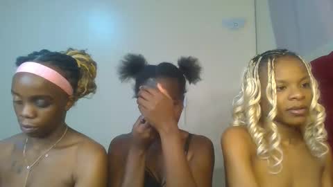 Snapshot of hot_petite1 chatting on June 2026 02:06:02 PM Hot petite online show from June 2026 02:06:02 PM