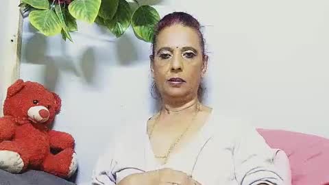 hot queen online show from July 2026 07:05:02 PM