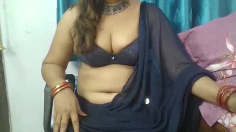 Snapshot of hot_queenn chatting on April 2026 09:32:02 AM kinjal online show from April 2026 09:32:02 AM