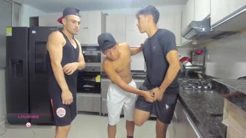 Vanesa Oliver and Andrew online show from September 2025 10:58:02 PM